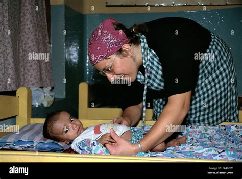 Mother Teresa Volunteer Mother Teresa Orphanage Orphan Shishu Stock