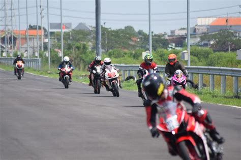 Tommy Salim Berbagi Ilmu Pada Mpm Honda Cornering Day Cbr Series