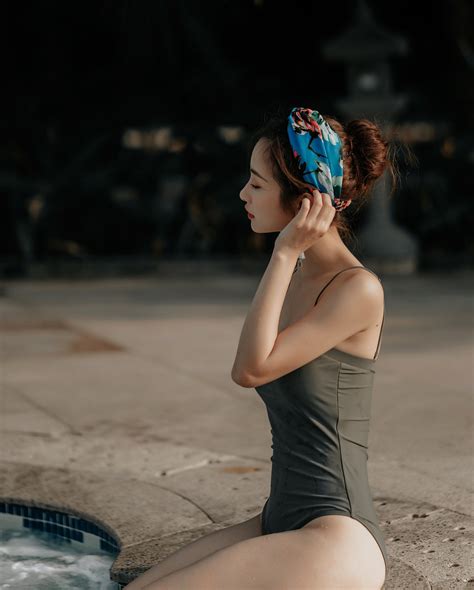 H N Th T R I Nh N D N Hotgirl Thi Nhau Di N Bikini M Ch Mu N Lao Ngay Ra Bi N Th I