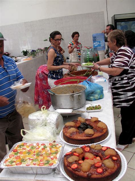 Jes Valencia Celebran A Los Ancianos En El Asilo Residencia El Buen