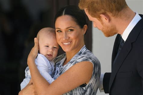 Foto De Malas Prontas Para Voltar Ao Reino Unido Meghan Markle