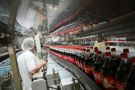 Coca Cola Europacific Partners gana un 26 5 más y ultima la compra de