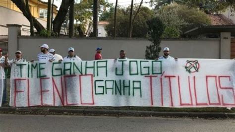 Torcida Do Palmeiras Protesta Contra Leila Pereira “vendeu Scarpa E