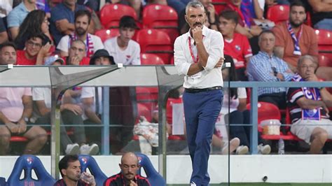 Treinador do Gil Vicente mantém réstia de esperança na passagem à