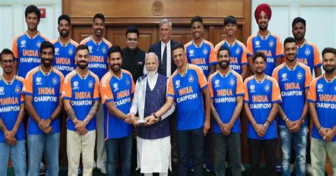 PM Modi Hosts World Cup Champions at 7, Lok Kalyan Marg; Celebrates ...