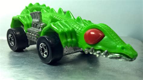 Hot Wheels FANGSTER Collector