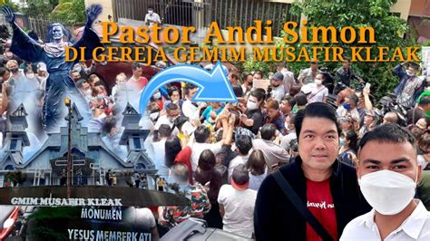 Pastor Andi Simon Mendoakan Dan Melayani Ribuan Masyarakat Sulawesi