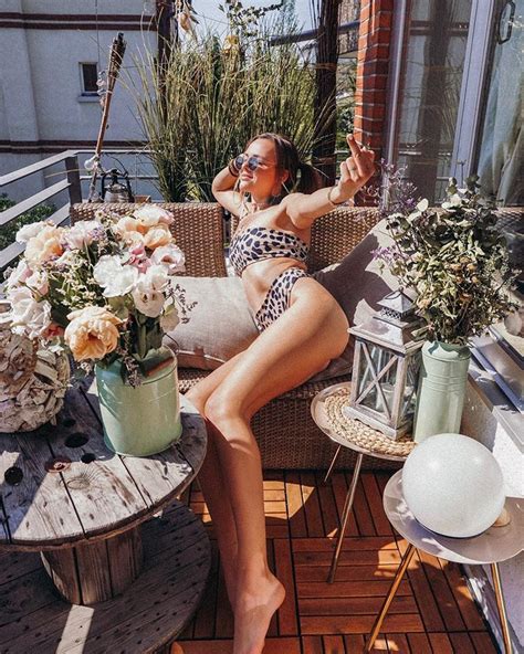 Yvonne Hot Instagram Scrolller