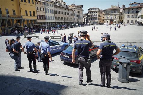 Firenze Operazione Forze Dell Ordine Alle Cascine Denunce E Sequestri