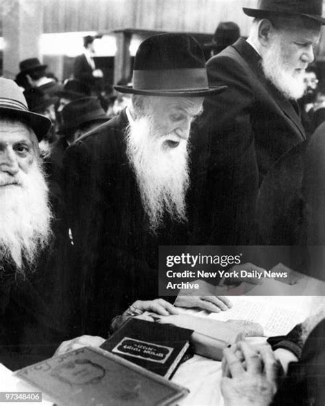 Rabbi Lubavitch Photos and Premium High Res Pictures - Getty Images