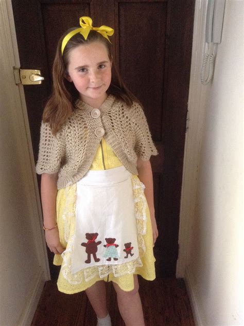 dog goldilocks costume 3