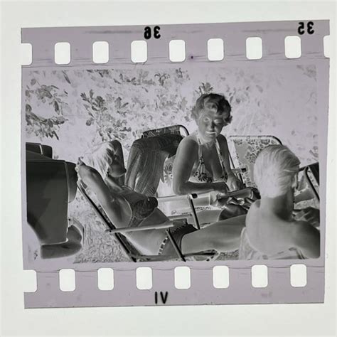 Nude Nackt Naked Frau Dame Maid Maiden Mädel Mädchen x Original