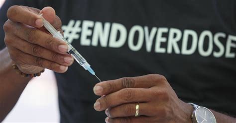 WA sees largest drop in overdose deaths in a decade | The Seattle Times