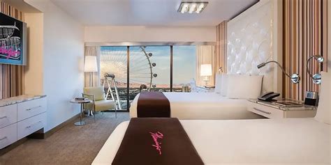 Go Room Two Queens High Roller View | Flamingo Hotel and Casino, Las Vegas