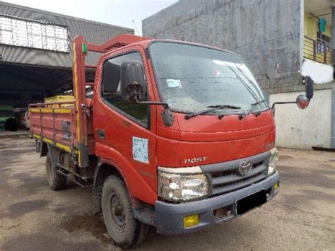 Toyota Dyna 110st 4 Roda Engkel Bak Tahun 2010 Lacak Harga