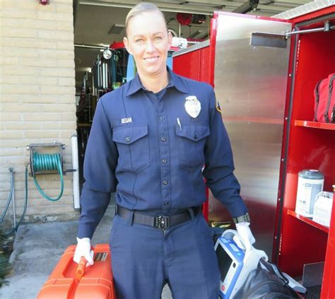 Goal setting firefighter Erin Regan - Easy Reader News