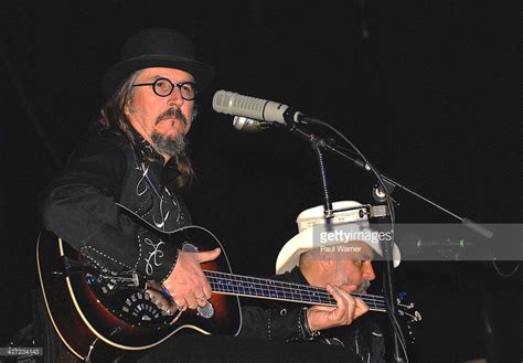 Pictures of Les Claypool