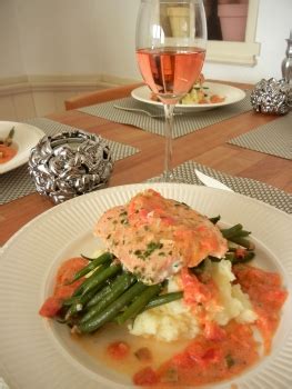 Gepocheerde Zalm Met Romige Tomatensaus Kokkerellen Met Ellen