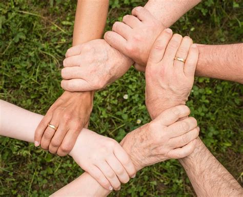 Cosa Fare E Cosa Non Fare Per Aiutare Una Persona Cieca OrCam