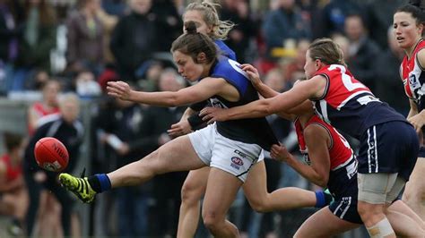 Aflw Ellie Blackburn Western Bulldogs Marquee Was Born To Play Footy