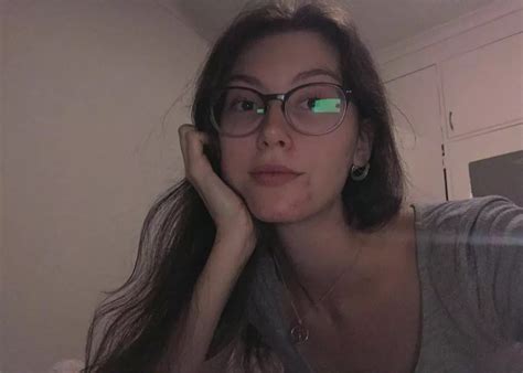 Happy Weekend Everyone Nudes GirlswithGlasses NUDE PICS ORG