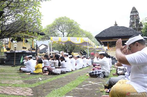 Mengenal Hari Tumpek Klurut Hari Kasih Sayang Umat Hindu Bali ANTARA