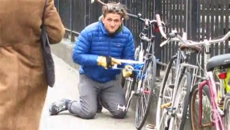 Watch Filmmaker Shows How Shockingly Easy It Is To Steal A Bike In Nyc