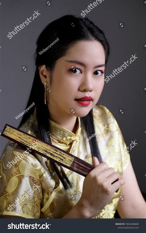 Asian Woman Vintage Chinese Clothes Stock Photo 1832048668 Shutterstock