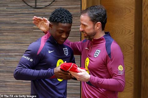 England Boss Gareth Southgate Is Considering STARTING Kobbie Mainoo