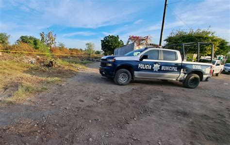 Lo Dejaron Entre La Basura Hallan A Un Hombre Asesinado A Balazos En