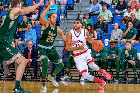 Gallery: Men’s basketball versus South Florida – UNIVERSITY PRESS