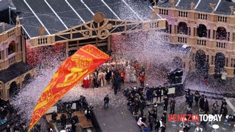 Carnevale Venezia Lo Svolo Del Leon Febbraio