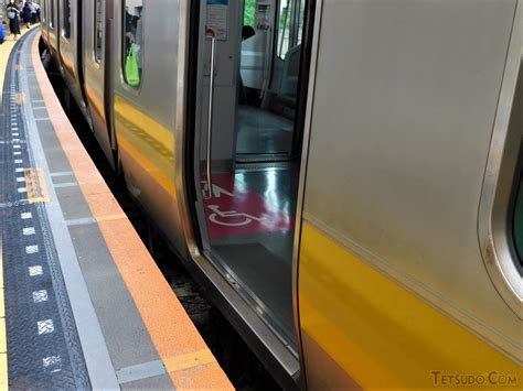 カーブから直線へ～進化した飯田橋駅ホーム 鉄道コム