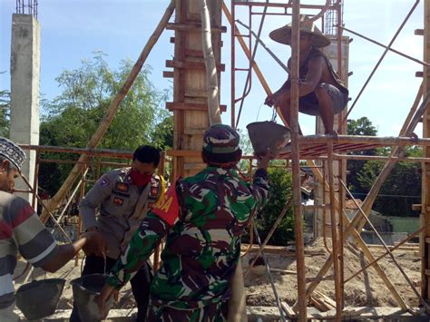 Bersama Masyarakat Bhabin Kamtibmas Desa Hu U Gotong Royong