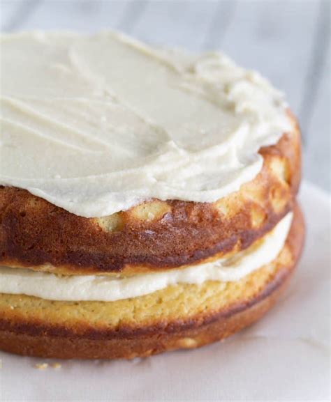 How To Frost A Naked Cake Or Semi Naked Cake For Beginners