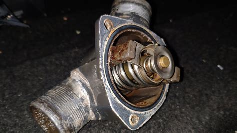 Замена Термостата! — Lada Приора хэтчбек, 1,6 л, 2008 года | своими ...