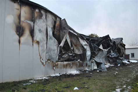 Nienst Dt Feuer In Fabrikhalle Und B Rogeb Ude Shg Aktuell De