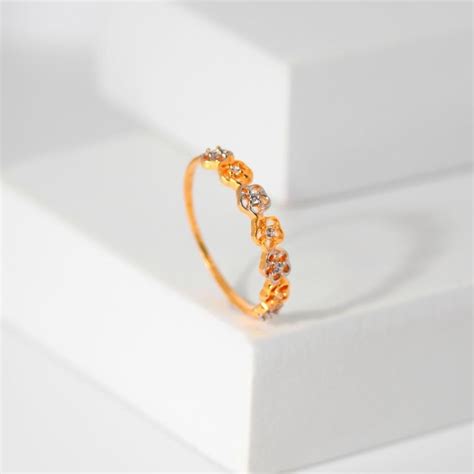 Jual Cincin Emas Deretan Bunga Putik Mata Toko Emas Gadjah Shopee