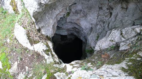 Desfiladero de la Hermida Las Agüeras Cicera Ermita de Santa