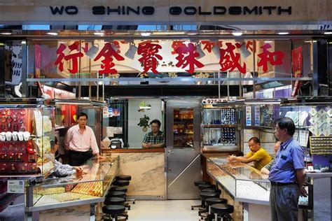 Hong Kong Gold Sales Fall As China Tackles Corruption Wsj