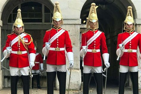 Half Day Private London Tour with Horse Guards Parade | Hekla.com