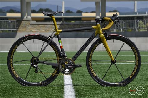 www.twohubs.com: Colnago C60 Campagnolo Super Record EPS Complete Bike