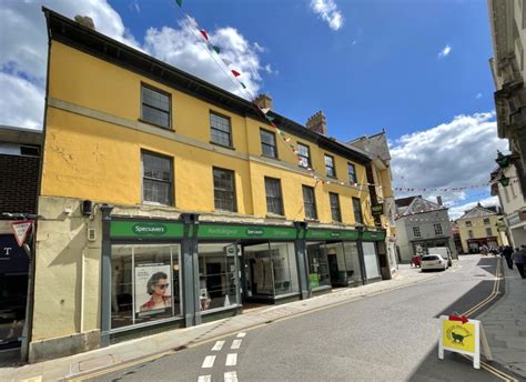 25 High Street Superior Brecon Powys