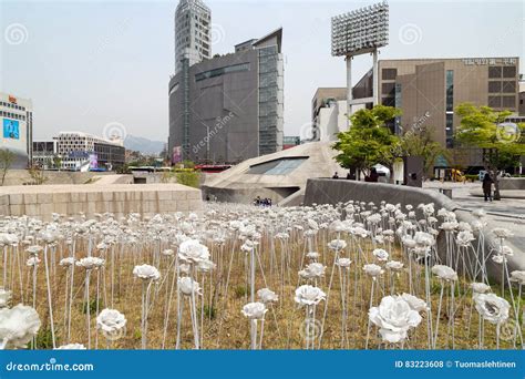 LED Rose Garden Next To The Dongdaemun Design Plaza In Seoul Editorial Image | CartoonDealer.com ...