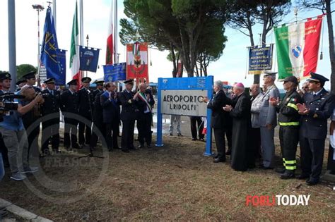 Aeroporto Il Luigi Ridolfi Compie 80 Anni Le Foto