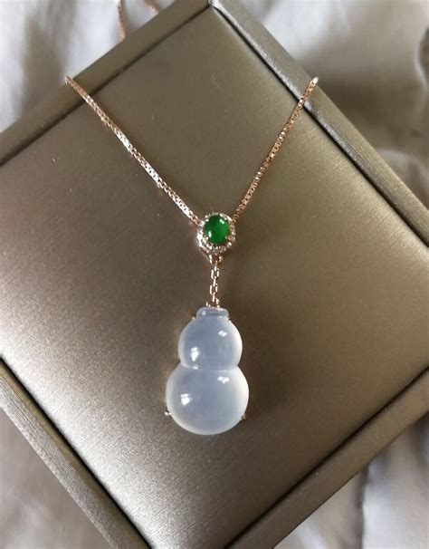 High Grade Jadeite Pendant K Gold Ice Species Gourd Jadeite Necklace