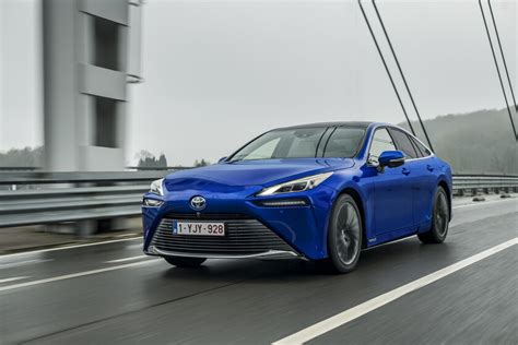 Probamos el nuevo Toyota Mirai con 650 km de autonomía y silencio