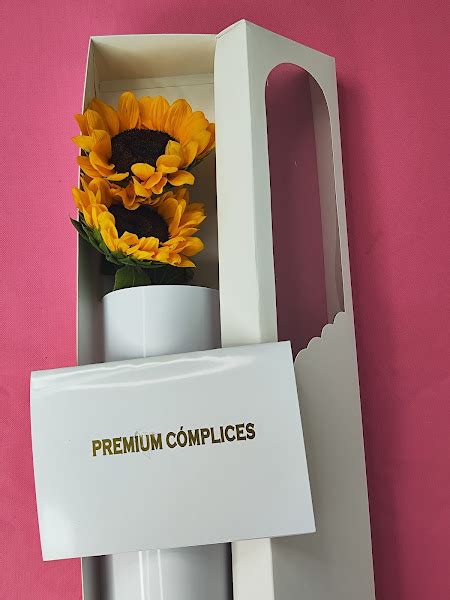 CAJA LARGA DE 2 GIRASOLES PREMIUM Floristería Cómplices