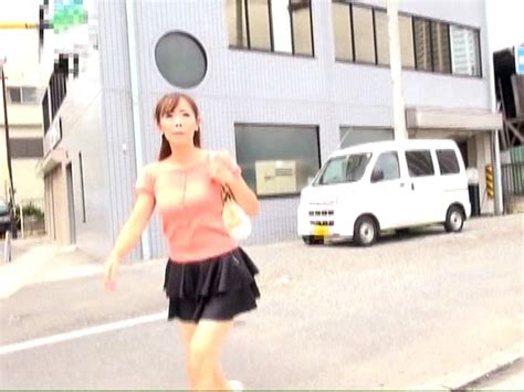 街角で見かけたお姉さんの食い込みパンチラ エロ動画・アダルトビデオ Fanza動画