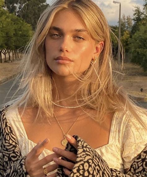 Hot Sexy Lilliya Scarlett Reid Bikini Pics